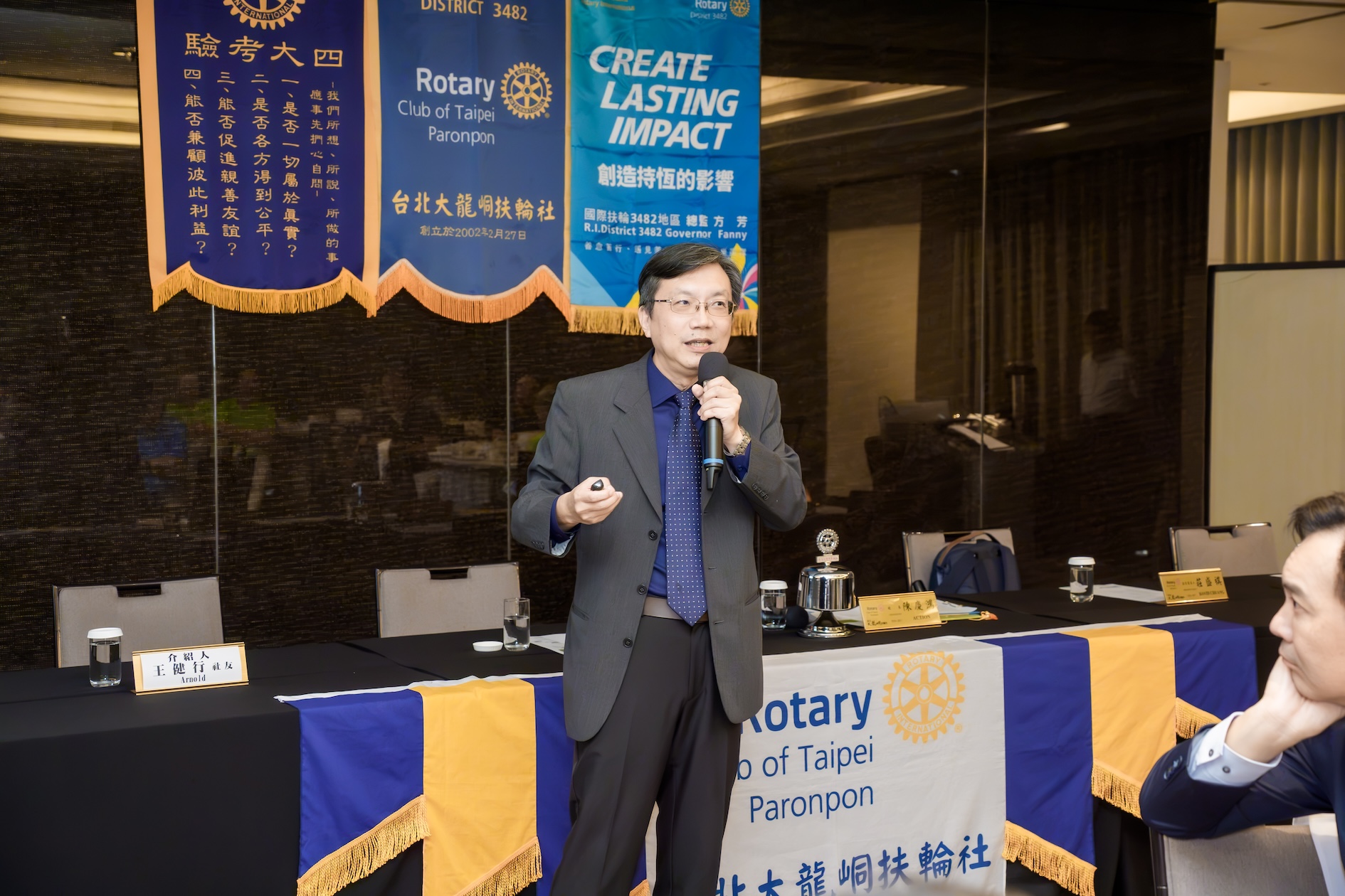 2026-7-8 第1179次例會邀請到國立虎尾科技大學機械與電腦輔助工程系 王文騰 副教授,專題演講 “AI與機器人在脊椎手術上的創新與變革”